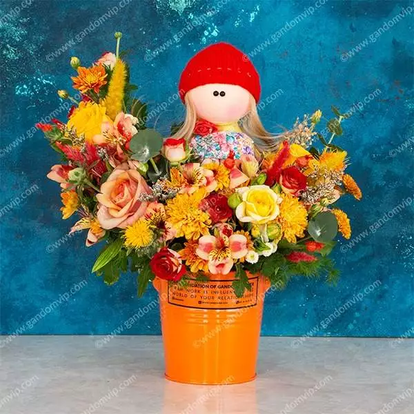 سطل گل پاییزی با عروسک